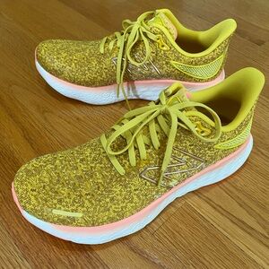 New Balance 1080 running shoes - size 9.5